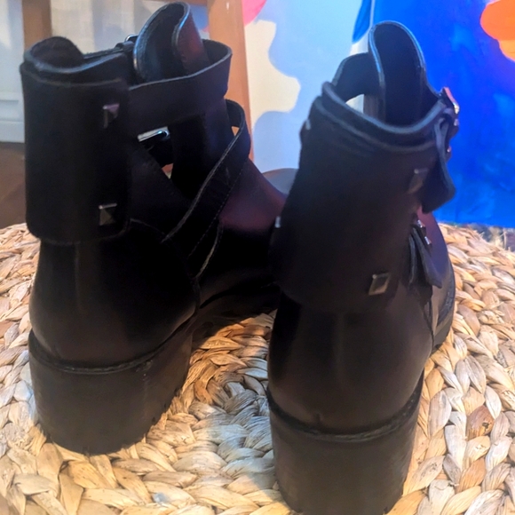 Minnelli Black Leather Buckle Ankle Boots - Size 40 EU / 9 US - New - Picture 5 of 7